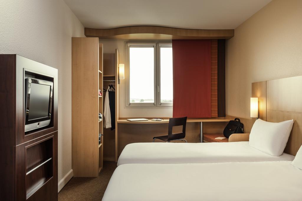 Ibis Rambouillet Hotel Room photo