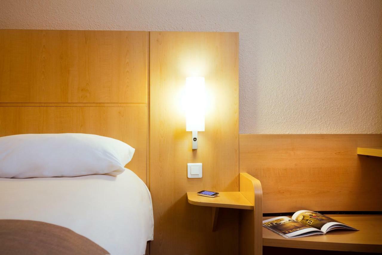 Ibis Rambouillet Hotel Exterior photo